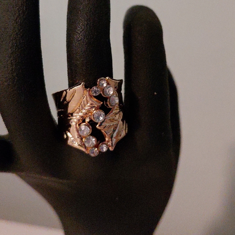 Source Unknown Golden Floral Clear Gemstone Ring